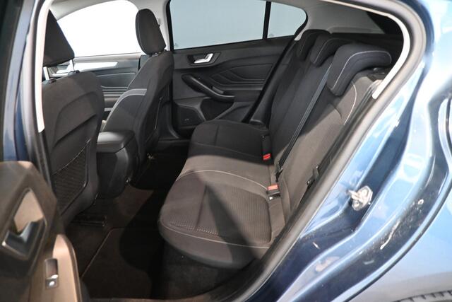 Ford FOCUS 1.0 EcoBoost Edition Business Lane Assist Adaptieve Cruise Trekhaak Apple Carplay Clima Stoel/Stuur verwarming Inruil Mogelijk!