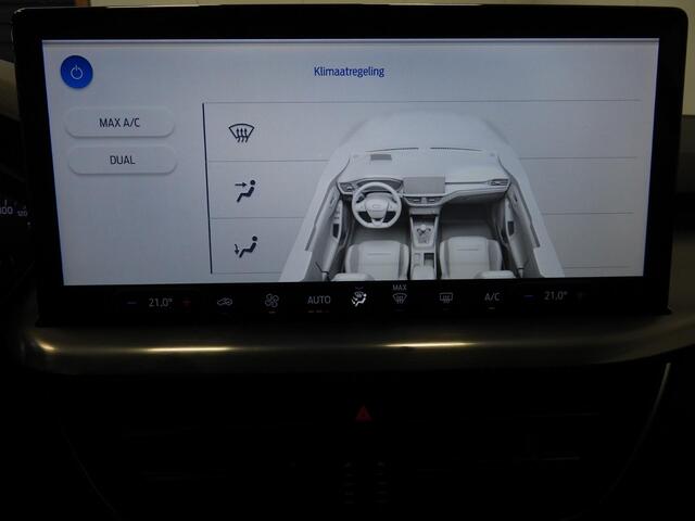 Ford FOCUS 1.0 EcoBoost Hybrid Titanium NAVI/CLIMA/CRUISE/PDC/16"LMV!