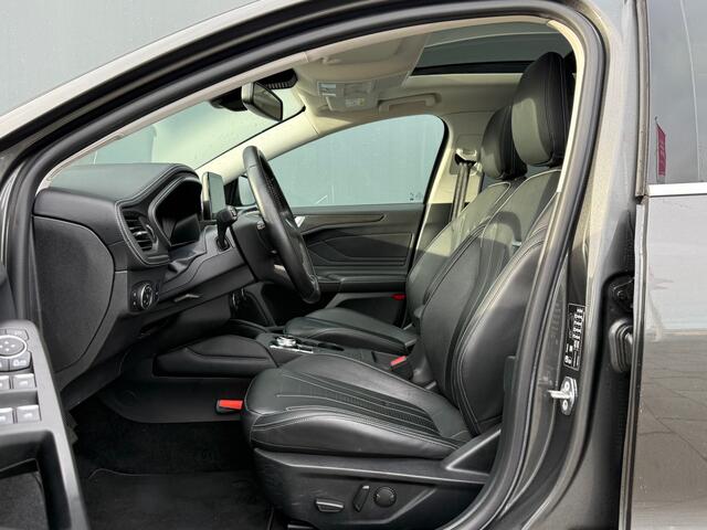 Ford FOCUS Wagon BWJ 11-2020 | 1.5T 150PK Vignale AUTOMAAT | LEER | PANO DAK | TREKHAAK | CAMERA | CLIMA | NAVI | LED | PDC 2X | CARPLAY
