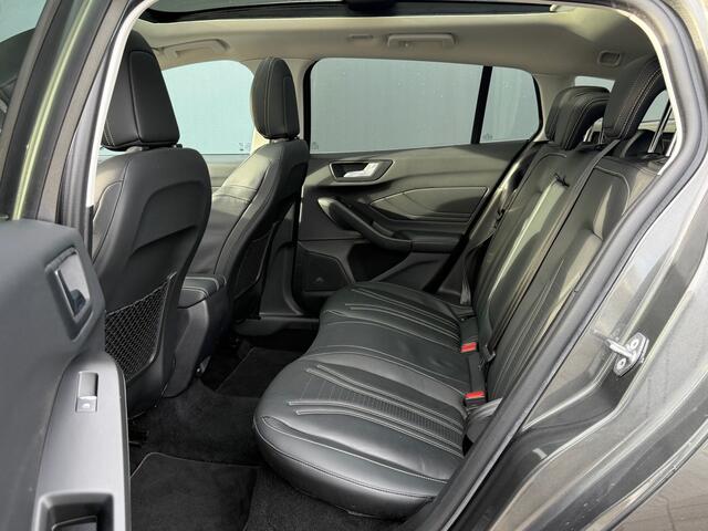 Ford FOCUS Wagon BWJ 11-2020 | 1.5T 150PK Vignale AUTOMAAT | LEER | PANO DAK | TREKHAAK | CAMERA | CLIMA | NAVI | LED | PDC 2X | CARPLAY