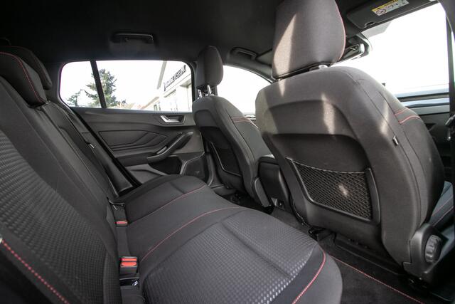 Ford FOCUS Wagon 1.0 EcoBoost Hybrid aut. ST-Line X - Stoel+stuurverw. | Nav | Afn. trekhaak | All-seasonb. | Cam