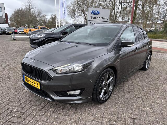Ford FOCUS 1.0 Ecoboost ST-Line 125pk Achteruitrijcamera | 18 inch velgen | Voorruitverwarming | Apple Carplay, Android auto | Achterspoiler | Dealer onderhouden