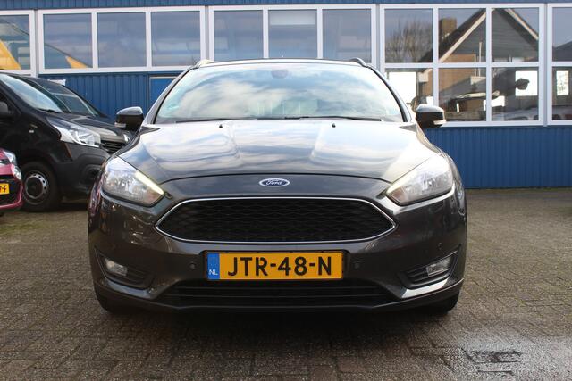 Ford FOCUS Wagon 1.0i "Edition" Cruise - Navi - Trekhaak !!! 125 Pk