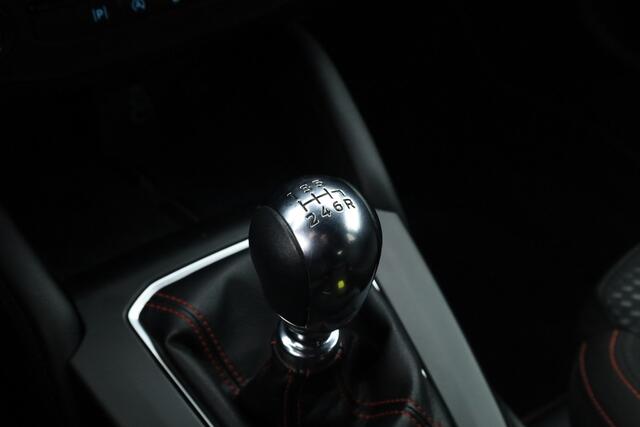 Ford FOCUS 1.0 EcoBoost Hybrid ST Line | Winter Pack | Nav+Carplay | Cruise | Keyless | Dig. Cockpit | Camera+PDC V