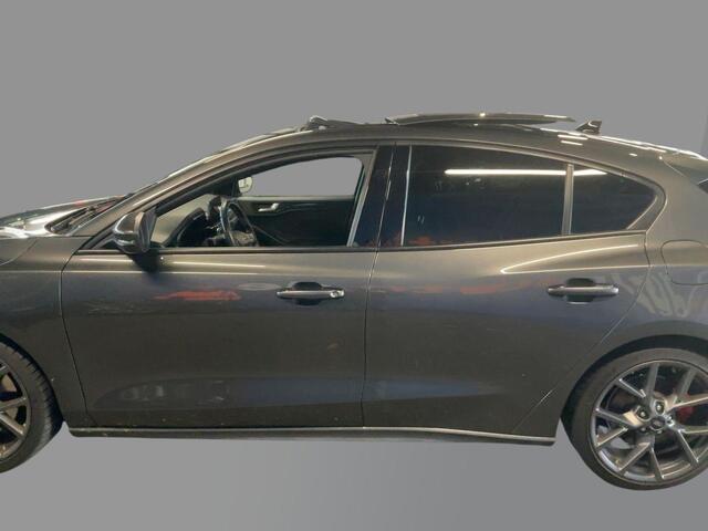 Ford FOCUS 2.3 EcoBoost ST-3 280pk | Panoramadak | Winter Pack | Adaptive LED | Adaptive cruise control | Achteruitrijcamera | Bang&Olufsen | Head up Display