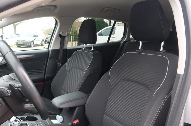 Ford FOCUS Wagon 1.0 EcoBoost Titanium Business