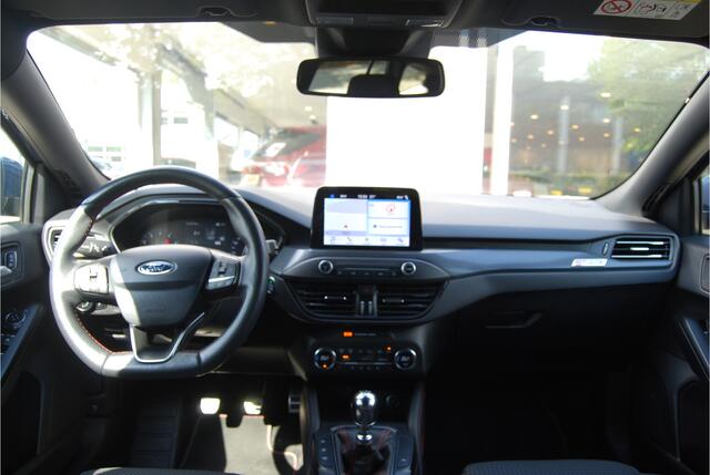Ford FOCUS Wagon 1.5 EcoBoost ST-Line Business 150pk TREKHAAK 1500KG | WINTERPACK | CAMERA | WINTERBANDEN* |GROTE SPOILER | NAVIGATIE