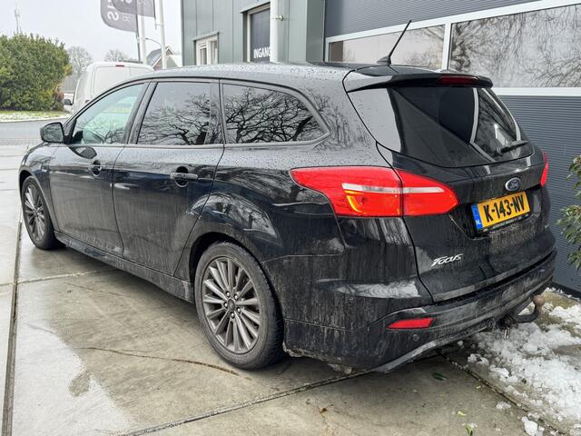Ford FOCUS Wagon 1.5 150pk H6 ST-Line Navigatie Stoel en Stuurverwarming Trekhaak