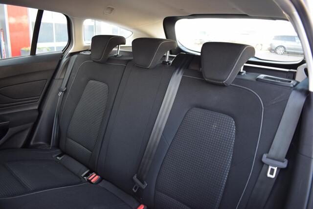 Ford FOCUS Wagon 1.0 EcoBoost Hybrid Connected | Apple CarPlay | LED | Cruise | Sportstoelen