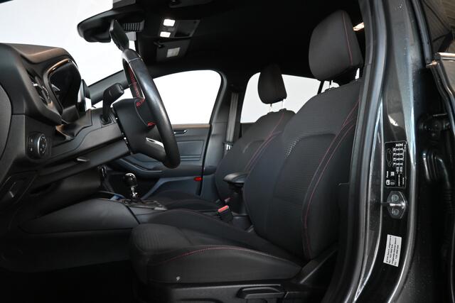 Ford FOCUS Wagon 1.0 EcoBoost ST Line Business Navigatie Stoelverwarming Goed Onderhouden! Inruil Mogelijk!