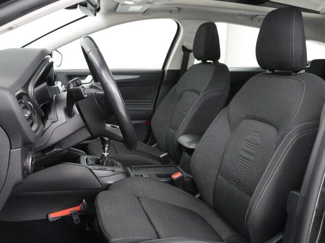 Ford FOCUS 1.0 EcoBoost Hybrid Active Business | Panoramadak | Stoelverwarming | Trekhaak | Comfortstoelen | Camera | Carplay | Keyless | Full LED | Navigatie