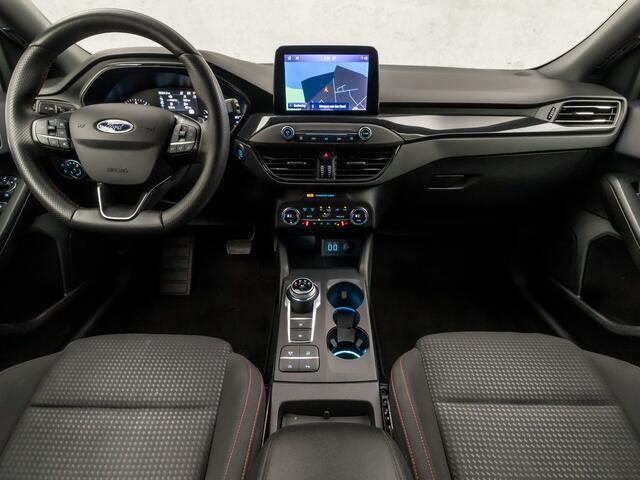 Ford FOCUS 1.5 EcoBoost ST Line 181Pk Automaat (APPLE CARPLAY, GROOT NAVI, STUUR/STOELVERWARMING, CAMERA, SPORTSTOELEN, TREKHAAK, GETINT GLAS, KEYLESS, NIEUWSTAAT)