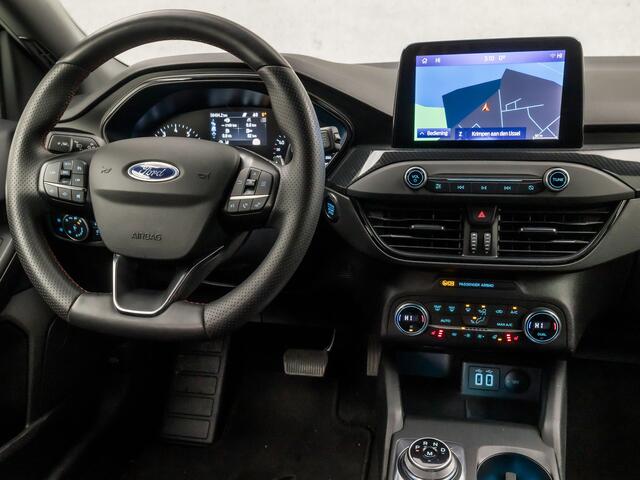 Ford FOCUS 1.5 EcoBoost ST Line 181Pk Automaat (APPLE CARPLAY, GROOT NAVI, STUUR/STOELVERWARMING, CAMERA, SPORTSTOELEN, TREKHAAK, GETINT GLAS, KEYLESS, NIEUWSTAAT)