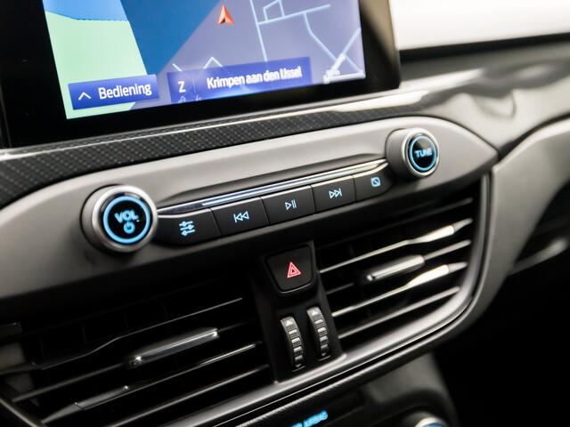 Ford FOCUS 1.5 EcoBoost ST Line 181Pk Automaat (APPLE CARPLAY, GROOT NAVI, STUUR/STOELVERWARMING, CAMERA, SPORTSTOELEN, TREKHAAK, GETINT GLAS, KEYLESS, NIEUWSTAAT)