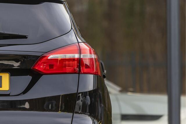 Ford FOCUS Wagon 1.5 ST-Line 182