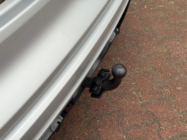 Ford FOCUS Wagon 1.5 ST-Line/NAVI/AIRCO/THAAK/PARKASS/PDC/ACARPLAY