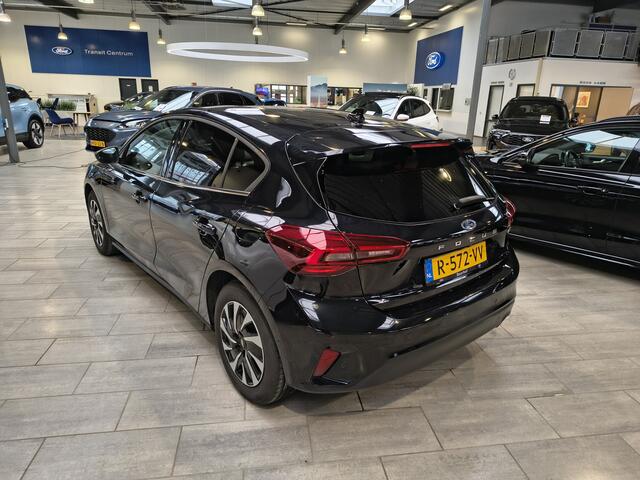Ford FOCUS EcoBoost Hybrid 125 pk Titanium | Winter Pack | Camera | Keyless entry | Groot navi | Draadloos Apple Carplay