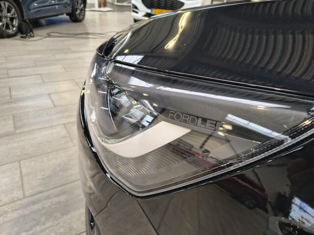 Ford FOCUS EcoBoost Hybrid 125 pk Titanium | Winter Pack | Camera | Keyless entry | Groot navi | Draadloos Apple Carplay