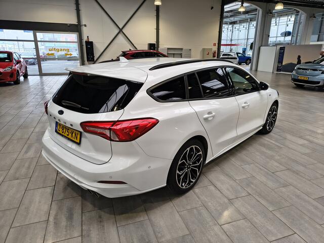 Ford FOCUS Wagon 1.5 EcoBoost 150 pk ST-Line | Trekhaak | Winter Pack | Camera | LED | B&O | 18" | Keyless entry