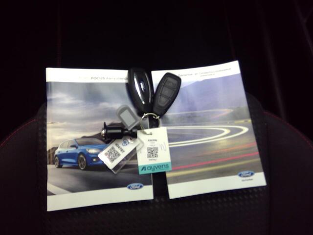 Ford FOCUS 1.0 EcoBoost Hybrid ST Line X Business | Camera | Apple Carplay/Android | Navi | Led | Privacy glass