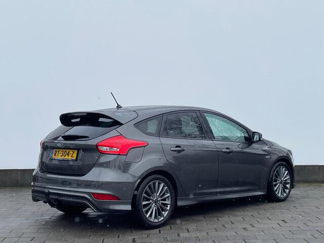 Ford FOCUS ST-Line | Trekhaak | Verwarmde Voorruit | Cruise | Apple Carplay/Android auto | 100% dealeronderhouden |
