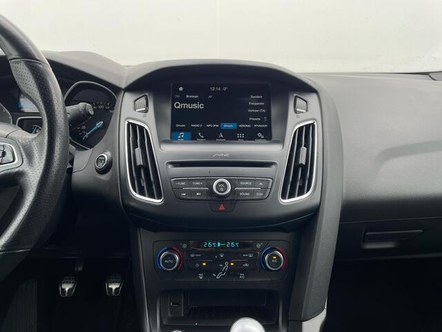 Ford FOCUS ST-Line | Trekhaak | Verwarmde Voorruit | Cruise | Apple Carplay/Android auto | 100% dealeronderhouden |