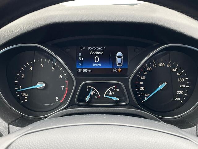 Ford FOCUS ST-Line | Trekhaak | Verwarmde Voorruit | Cruise | Apple Carplay/Android auto | 100% dealeronderhouden |