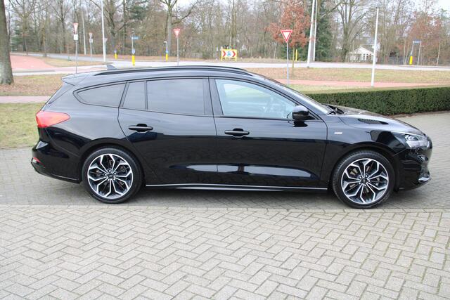 Ford FOCUS 1.5 EcoBoost 150 PK ST-Line WAGON TREKHAAK | 18-INCH | XENON | WINTER PACK