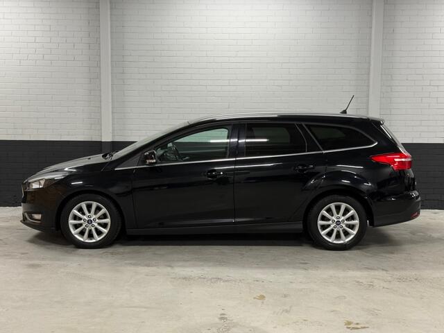 Ford FOCUS Wagon 1.0 Titanium/Apple Carplay/Camera/Keyless/Stoel,Stuur EN Voorrui