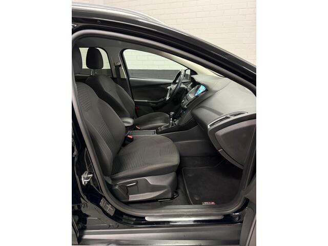 Ford FOCUS Wagon 1.0 Titanium/Apple Carplay/Camera/Keyless/Stoel,Stuur EN Voorrui