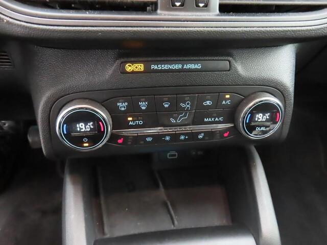 Ford FOCUS 125pk Titanium Navi Camera Winter & Parking pack Keyless Privacy Glass 5drs Dealeronderhouden