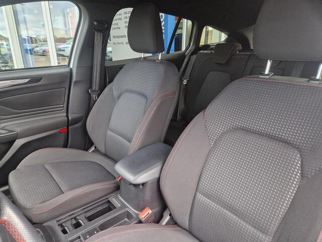 Ford FOCUS Wagon 1.0 EcoBoost ST Line Business | Trekhaak | LED verlichting voor en achter incl. LED dagrijverl.| Winterpack | Technology Pack Family Pack | Comfortpack | Privacy Glass