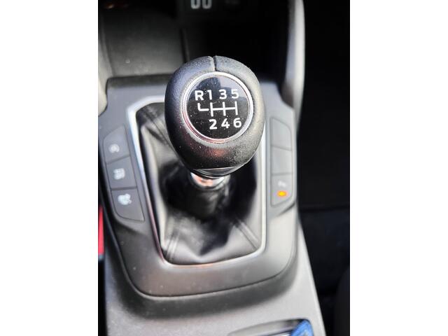 Ford FOCUS Wagon 1.5 Tdci 120pk/H6/Carplay/Trekhaak/*67.000km*/CameraLED/Cruise