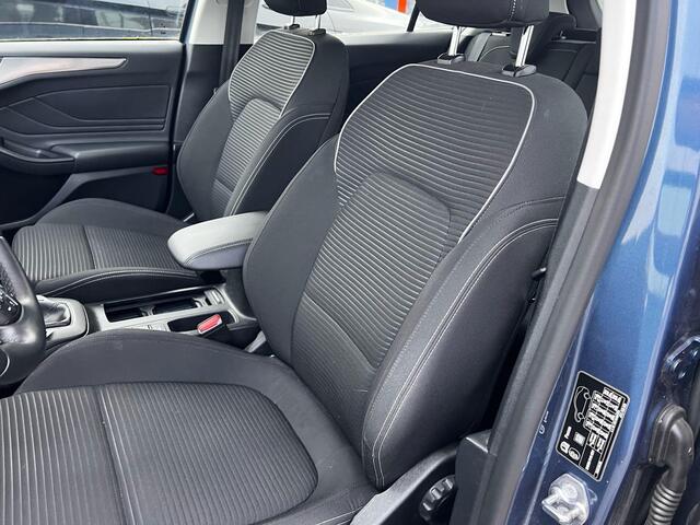 Ford FOCUS 1.5 EcoBoost Titanium Business | 150pk | Winterpack | Adaptieve cruise | Trekhaak |