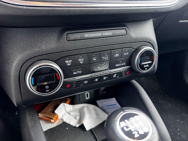 Ford FOCUS 1.5 EcoBoost Titanium Business | 150pk | Winterpack | Adaptieve cruise | Trekhaak |