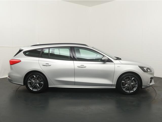 Ford FOCUS Wagon 125PK EcoBoost ST Line Business | Trekhaak | All seasonbanden | Winter Pack | ISOFIX |