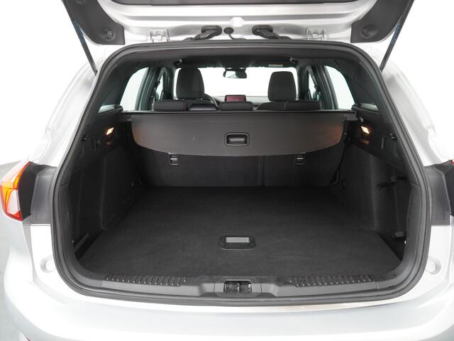 Ford FOCUS Wagon 125PK EcoBoost ST Line Business | Trekhaak | All seasonbanden | Winter Pack | ISOFIX |
