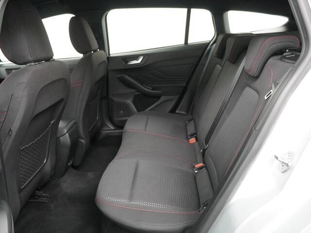 Ford FOCUS Wagon 125PK EcoBoost ST Line Business | Trekhaak | All seasonbanden | Winter Pack | ISOFIX |