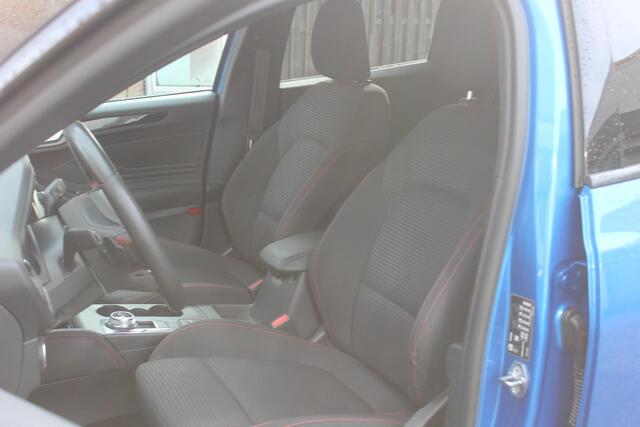 Ford FOCUS 1.5 182pk ST Line Business Automaat Navi, Camera, Winterpack, Pdc, 18", Afn. Trekhaak,