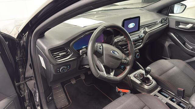 Ford FOCUS 1.0 EcoBoost Hybrid ST Line X Business Full options | Winter Pack