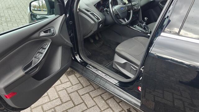 Ford FOCUS 1.5 Titanium - Stoel/stuur verwarming - Carplay - Prijs is all in