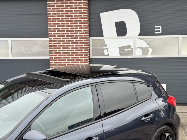Ford FOCUS 1.5 EcoBoost ST Line Business NAP | Full option! | Stoel/Stuur verw | Dealer onderhouden | B&O | Led | Pano | Digitaal dash | Keyless | ACC | Navi | Rijklaar + nieuwe apk