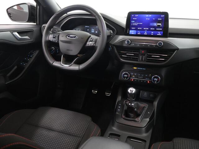 Ford FOCUS 1.0 EcoBoost Hybrid ST Line Style | Winterpakket | Parkeercamera | Cruise Control | Navigatie |