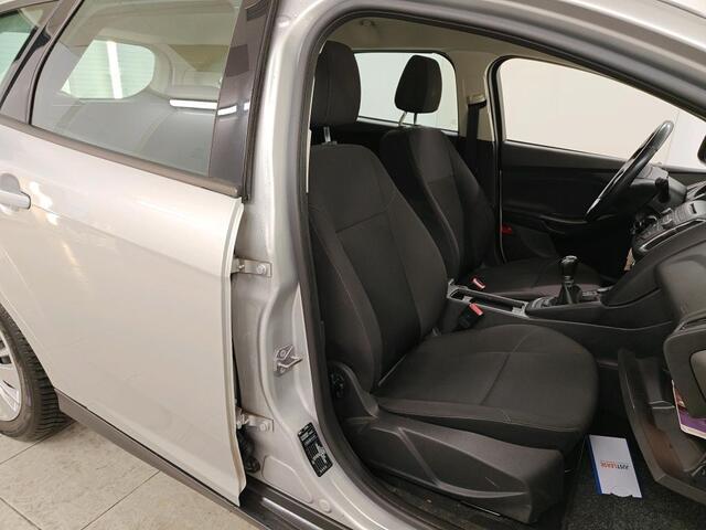 Ford FOCUS Wagon 1.0 Trend 1e Eigenaar | Volledig onderh | NAP | BTW | Trekhaak | Airco | Radio CD | Start/Stop | Hill-Hold | Elek ramen