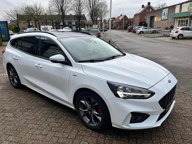 Ford FOCUS Wagon 1.5 EcoBoost 182 PK ST Line Business Wagon l Panoramadak l Adaptive Cruisecontol l Winterpack l