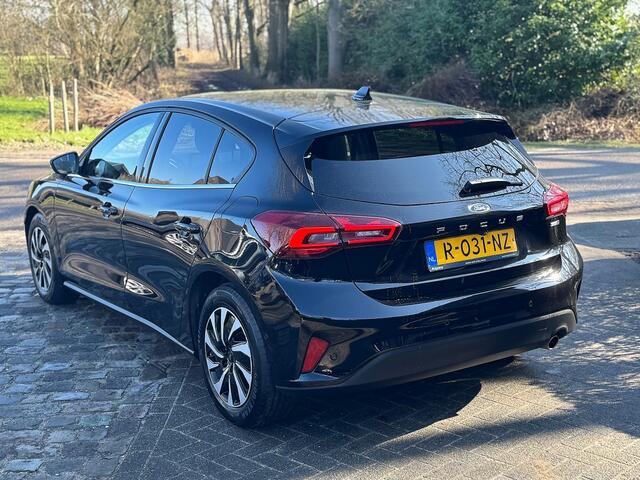 Ford FOCUS 1.0 125pk Hybrid Titanium Style ecc,pdc,navigatie,sportdop