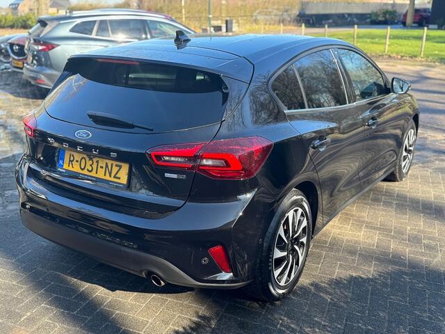 Ford FOCUS 1.0 125pk Hybrid Titanium Style ecc,pdc,navigatie,sportdop