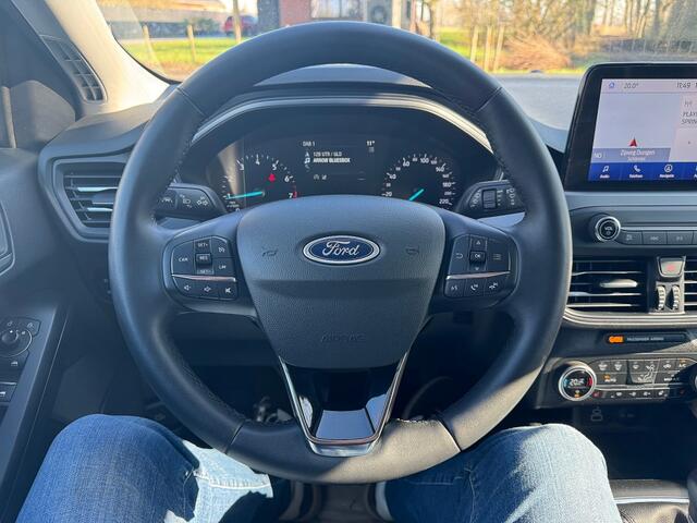 Ford FOCUS 1.0 125pk Hybrid Titanium Style ecc,pdc,navigatie,sportdop