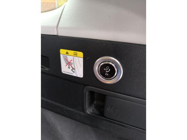 Ford FOCUS Wagon 1.0 EcoBoost Hybrid Titanium X Business Panodak, electr A klep, stoel en stuur verw, trekhaak, camera