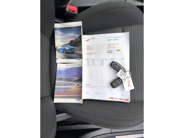 Ford FOCUS Wagon 1.0 EcoBoost Hybrid Titanium X Business Panodak, electr A klep, stoel en stuur verw, trekhaak, camera